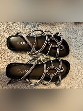 Icora Metallic Gray Strappy Women's Sandals